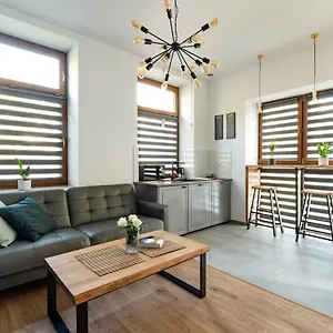 Neo Unique & Bright Apartments, Free Parking, 15min Old Town & Kazimierz - By Homelike Apartament Kraków